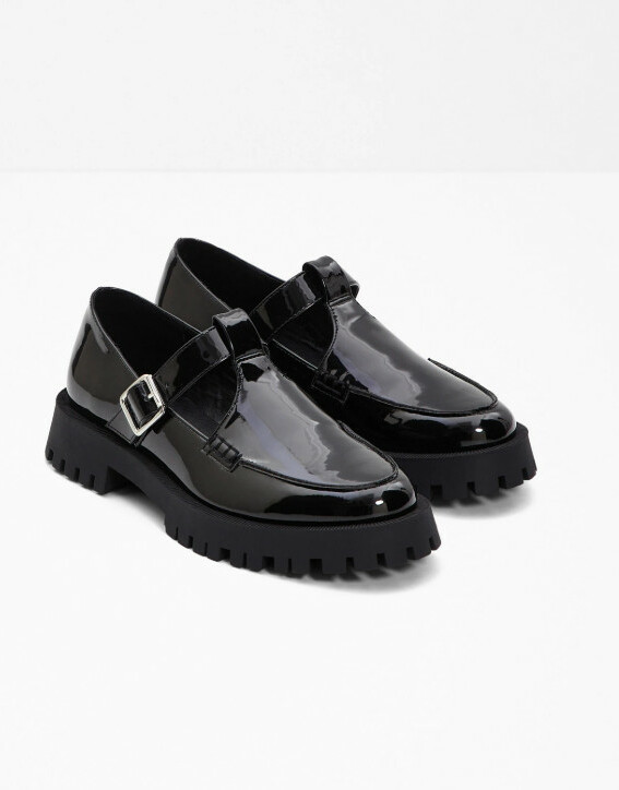 CZARNE LAKIEROWANE PÓŁBUTY LOAFERS