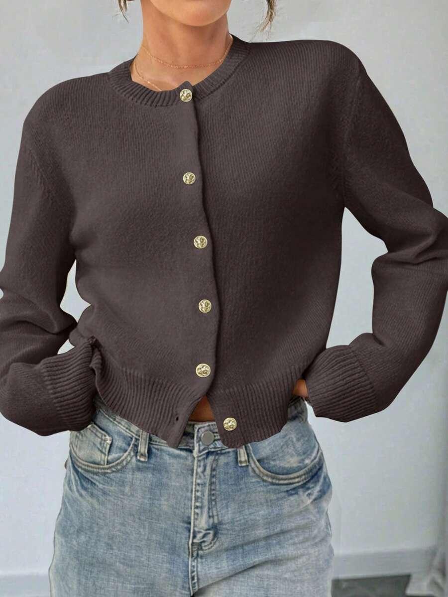 brązowy sweter guziki