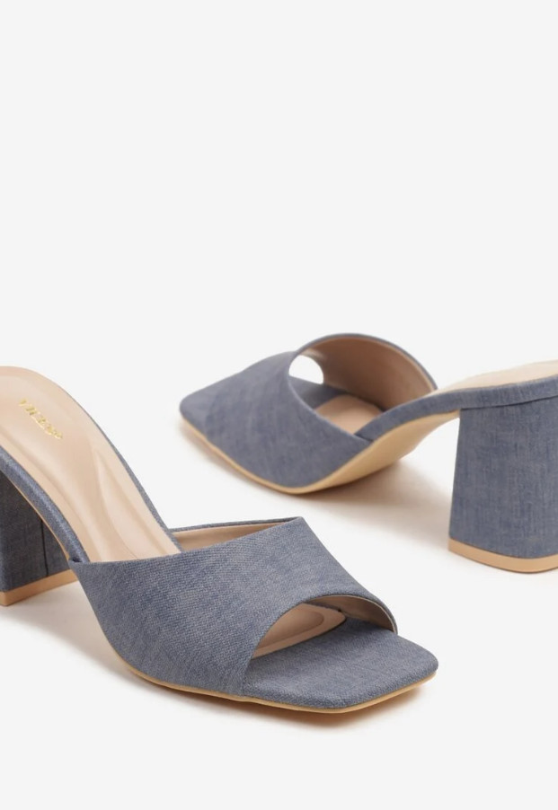 niebieskie klapki obcas jeans