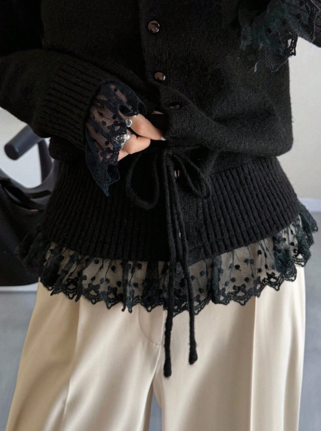 CZARNY SWETER KORONKA