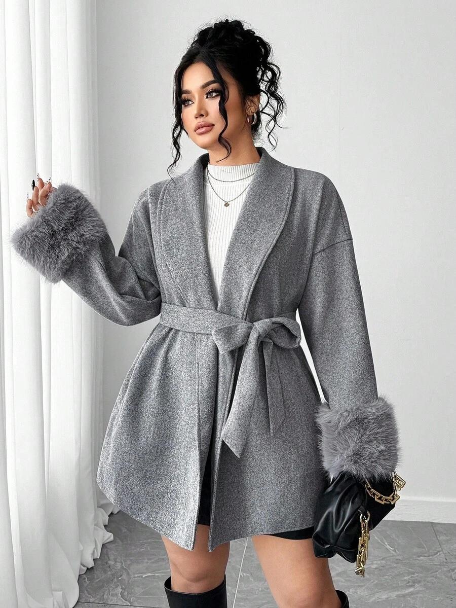 szary klasyczny płaszcz