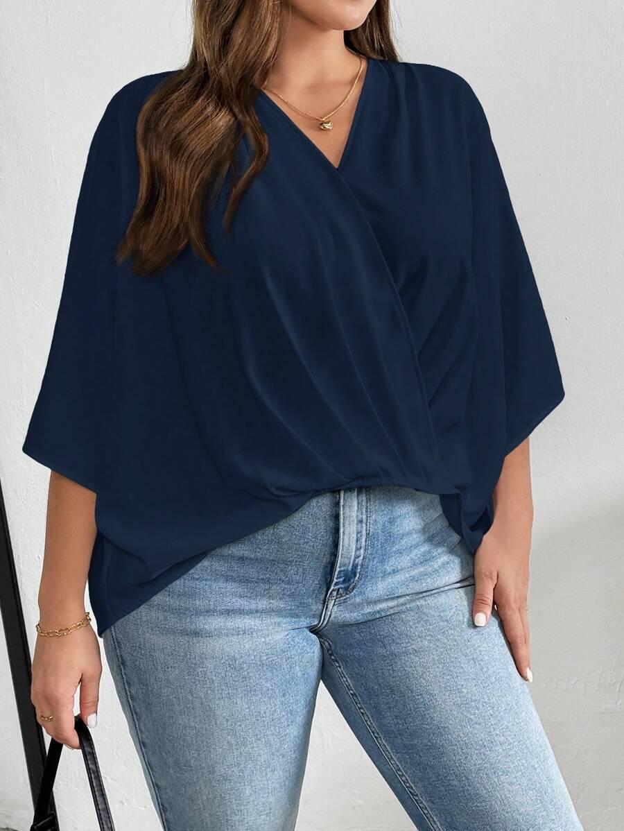 granatowa bluzka v-neck