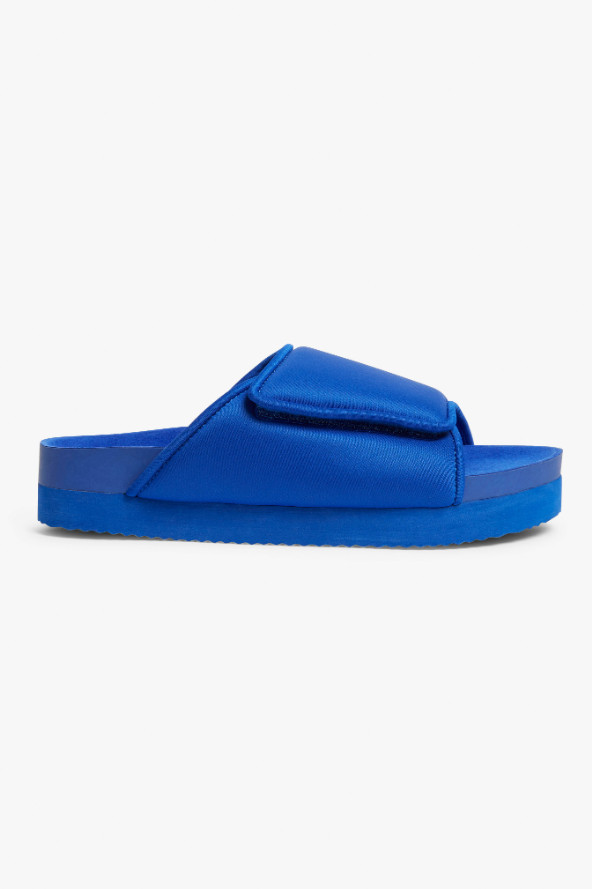 niebieskie klapki na rzepy casual