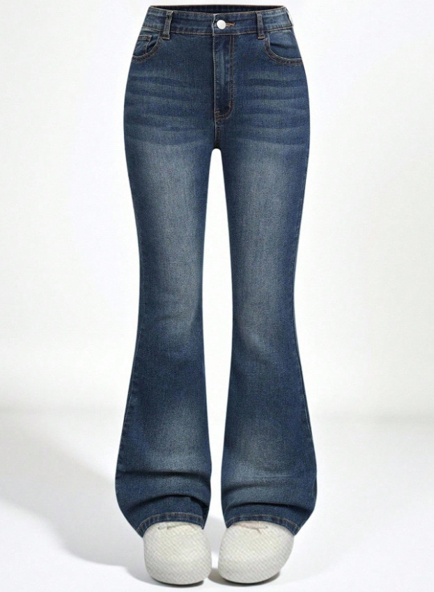 niebieskie spodnie jeans dzwony