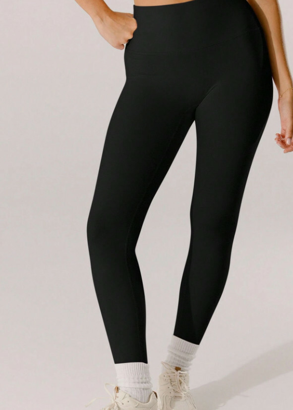 klasyczne czarne sportowe legginsy