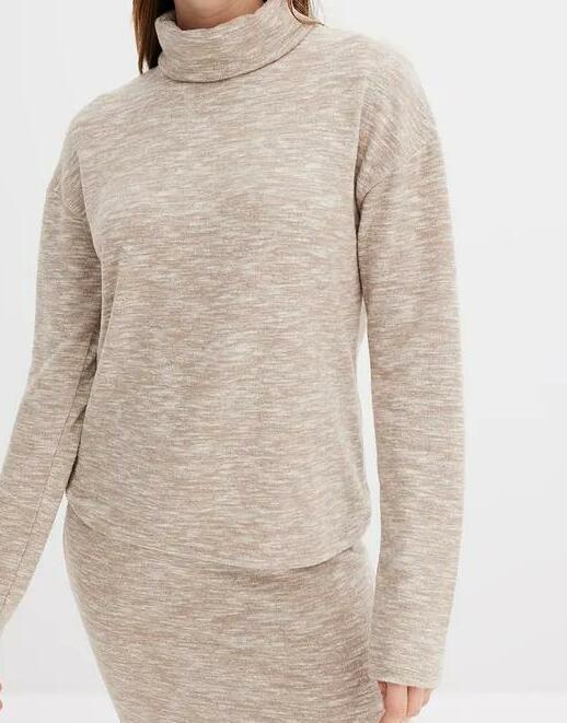 SWETER Z GOLFEM 