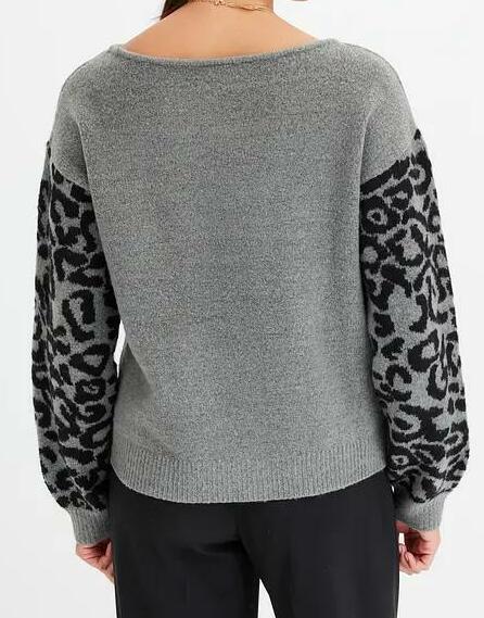 SWETER Z RĘKAWAMI W CENTKI