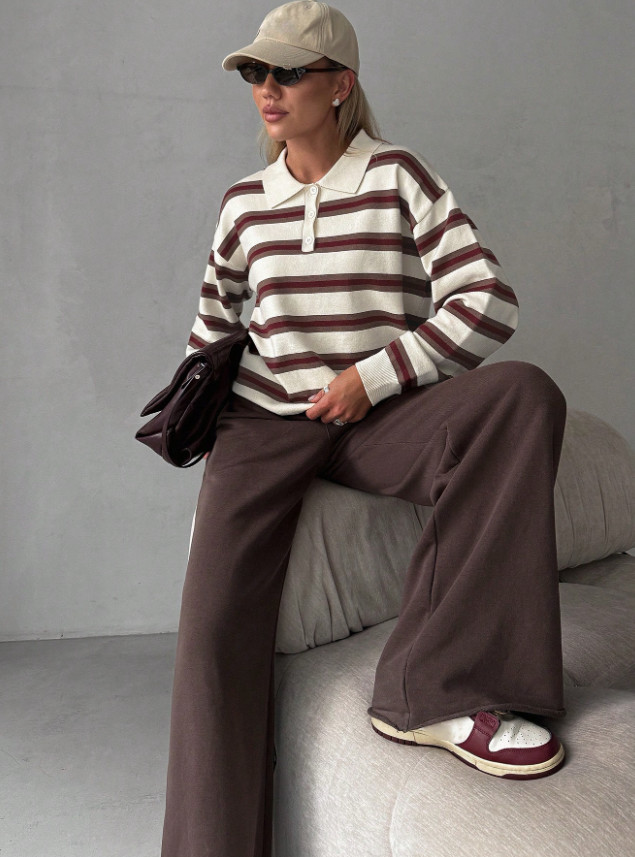 sweter w paski