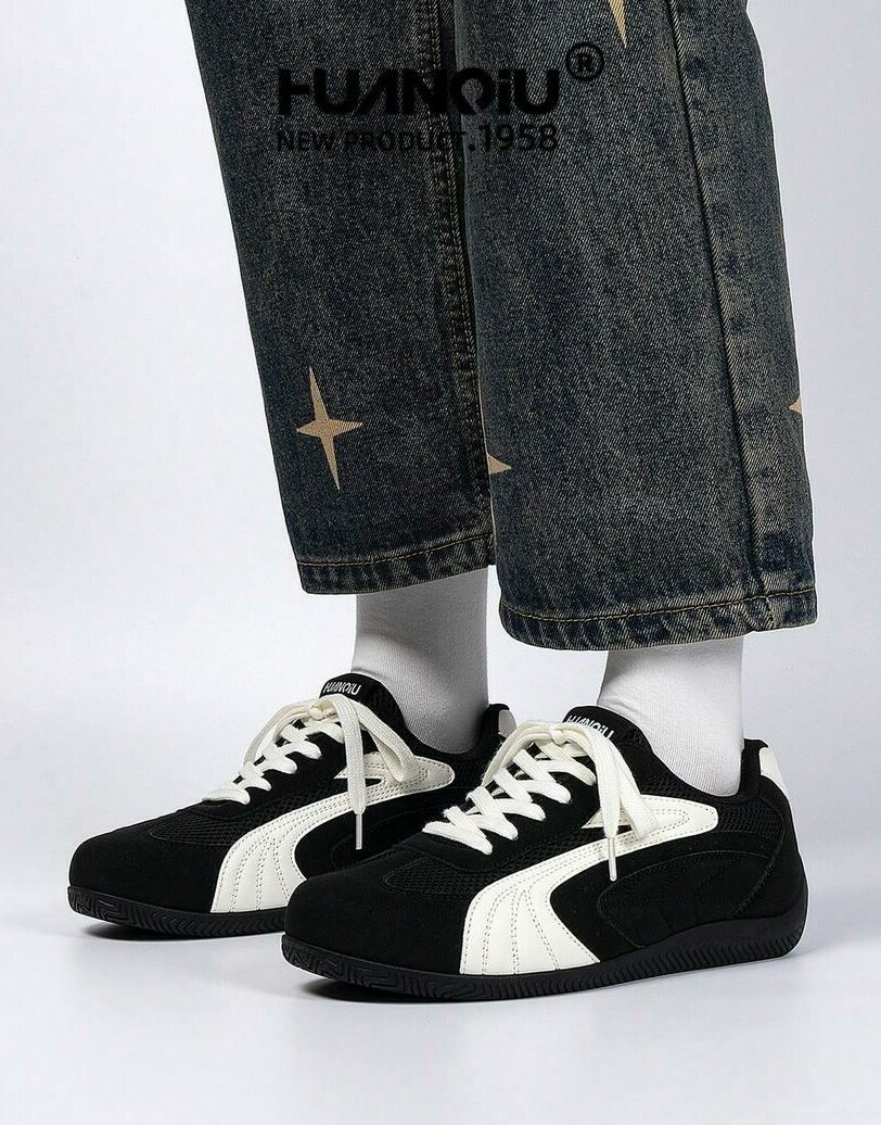 sznurowane czarne buty sportowe