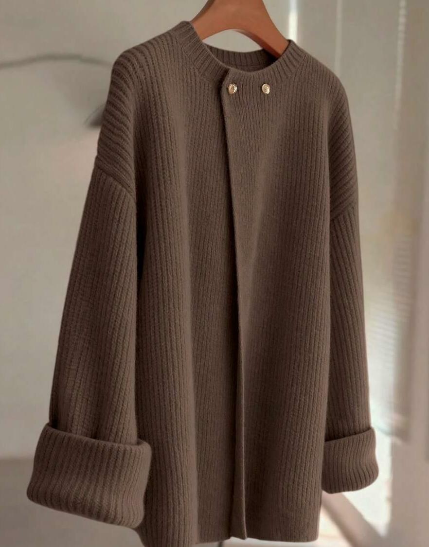 BRĄZOWY SWETER GUZIKI