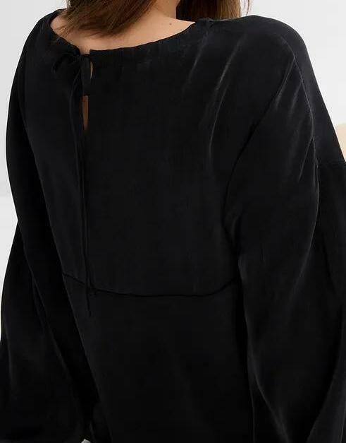 ELEGANCKA BLUZKA Z WIĄZANIEM 