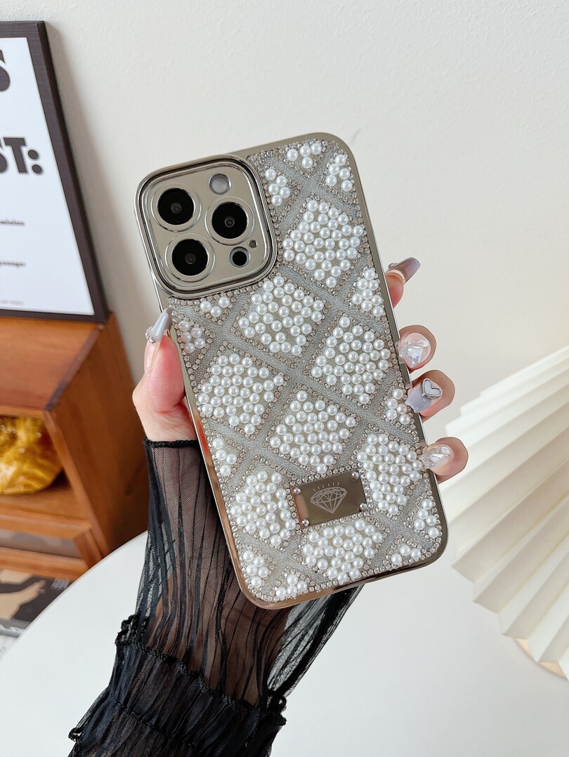 ETUI NA TELEFON IPHONE 16 PRO MAX.