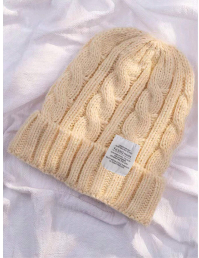 BEŻOWA CZAPKA BEANIE