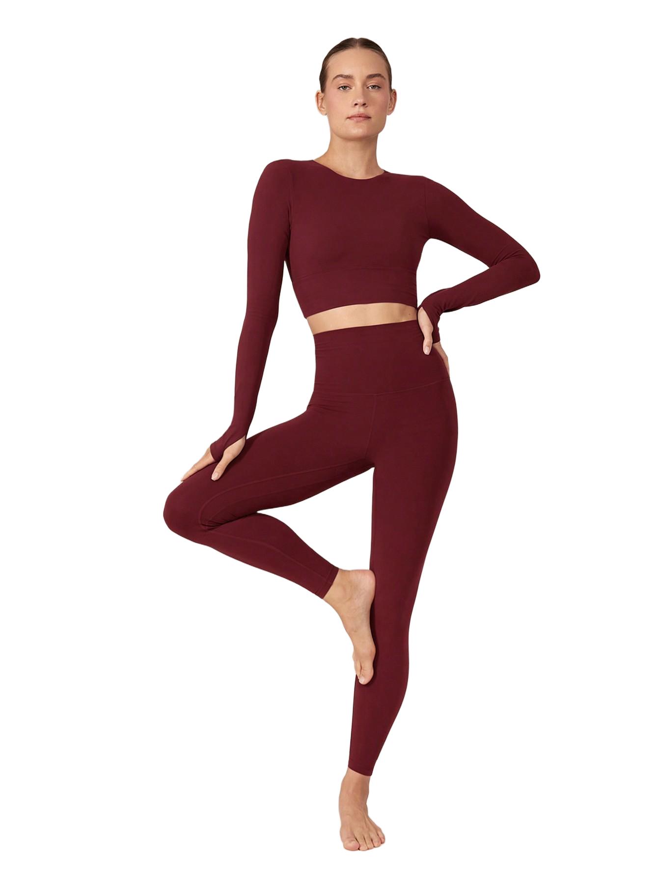 czerwone sportowe legginsy