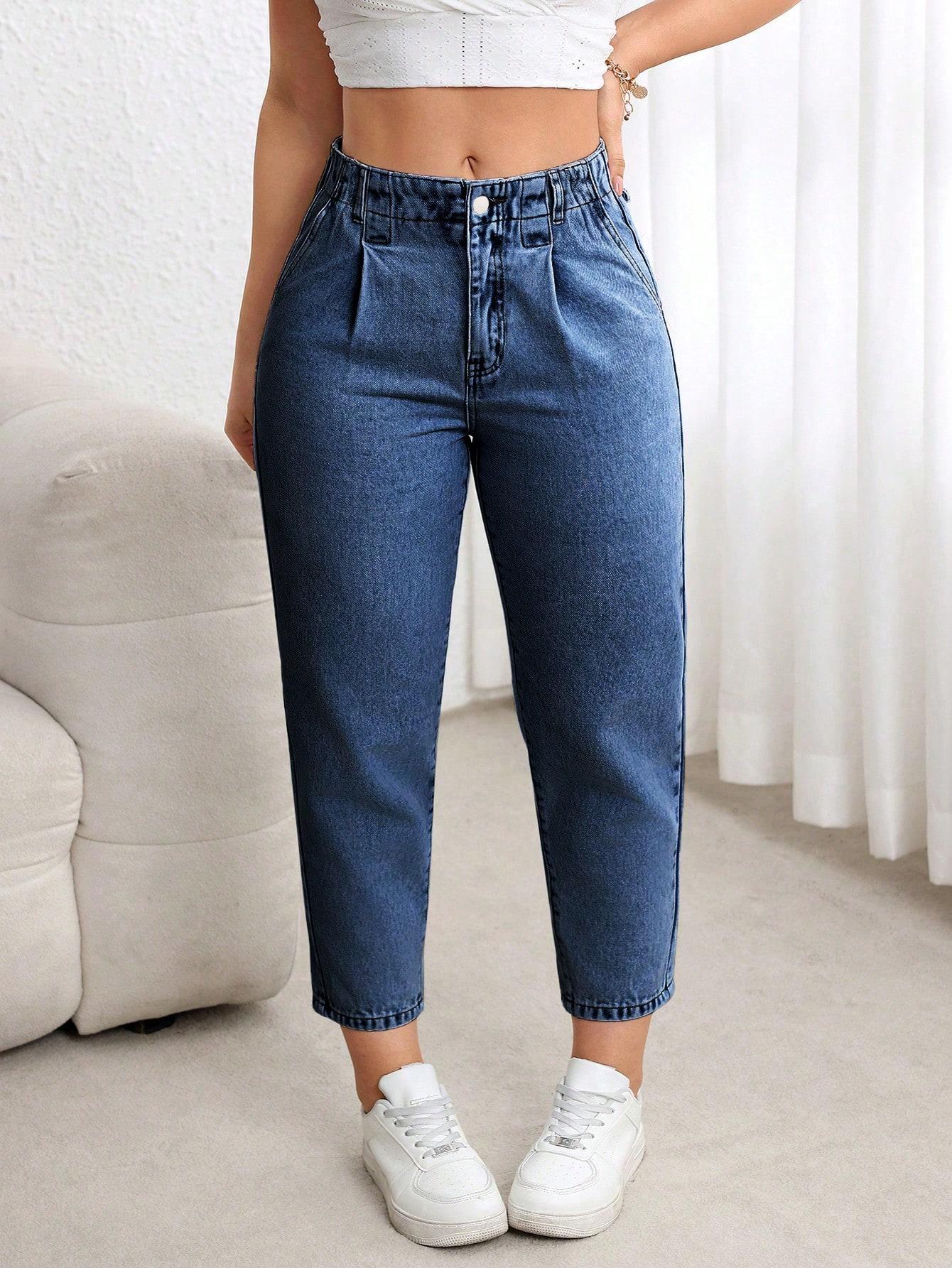 niebieskie spodnie jeans