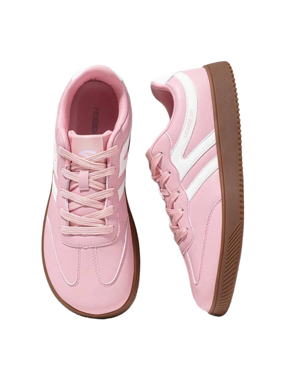 różowe buty sportowe 