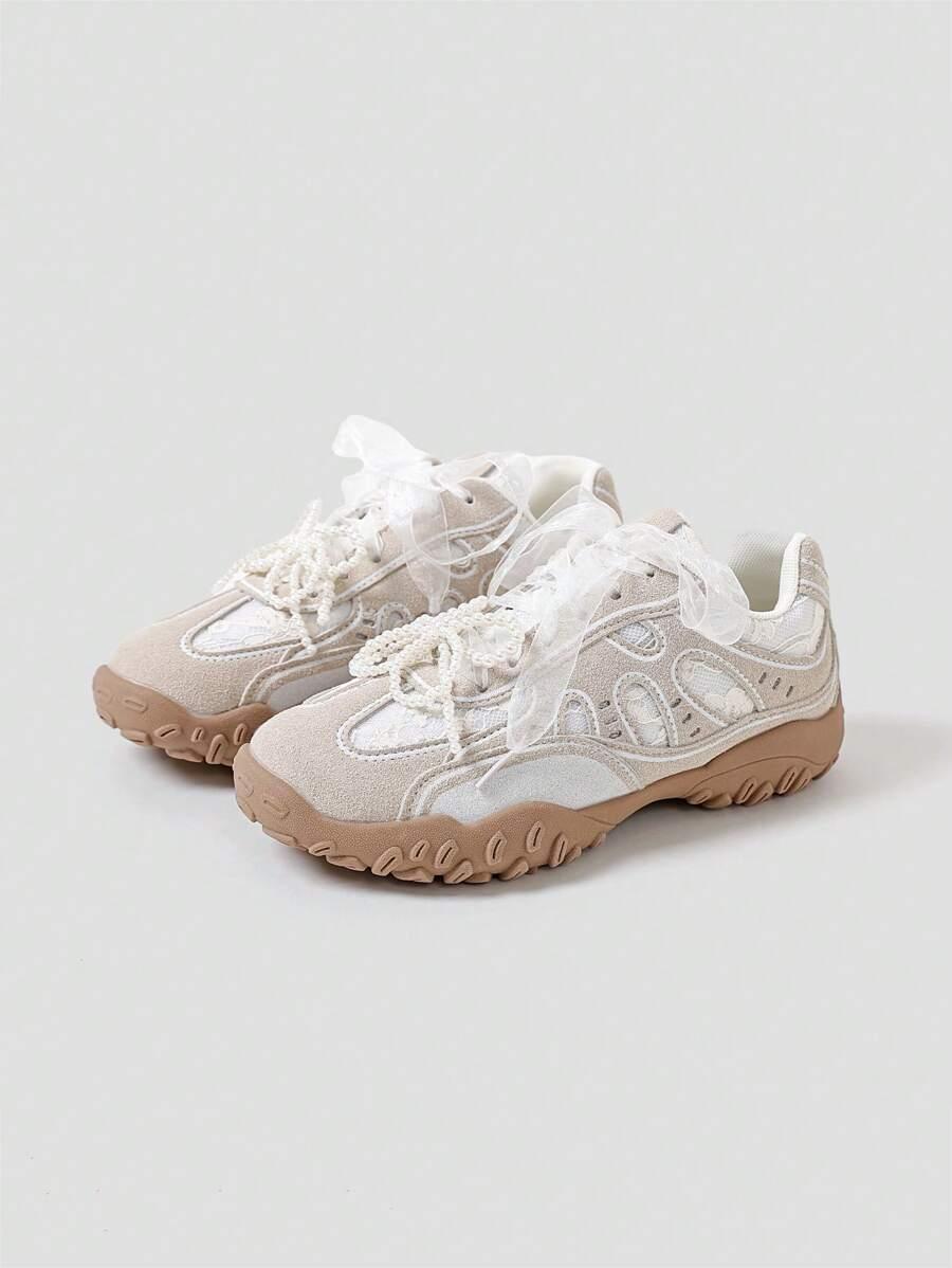 BUTY SPORTOWE ZDOBIENIA