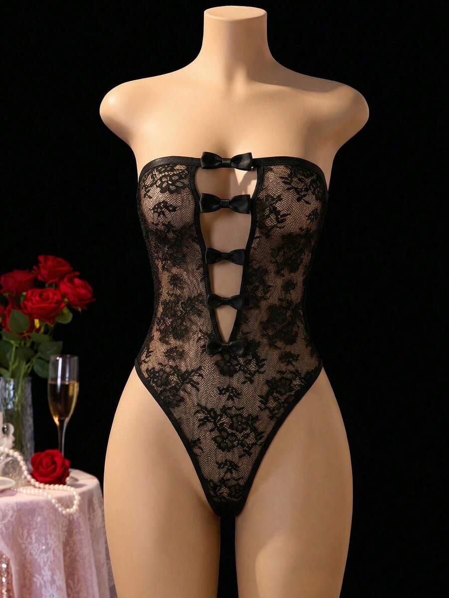 czarne body koronka