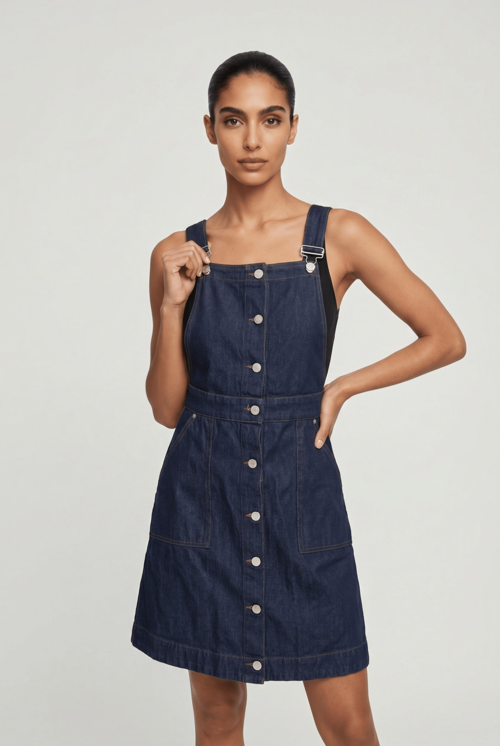 mini sukienka ogrodniczka jeans