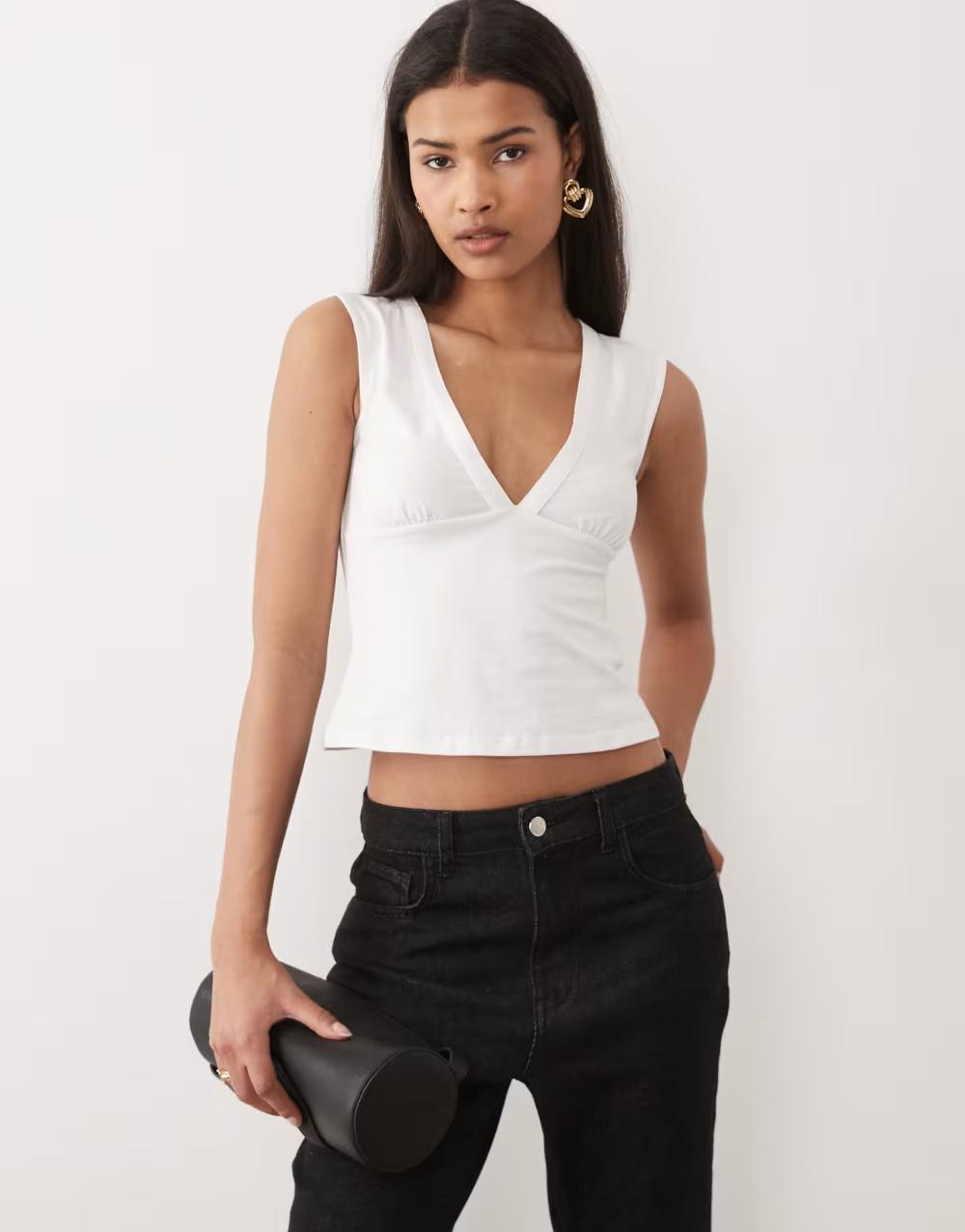 BIAŁY TOP BEZ RĘKAWÓW V-NECK