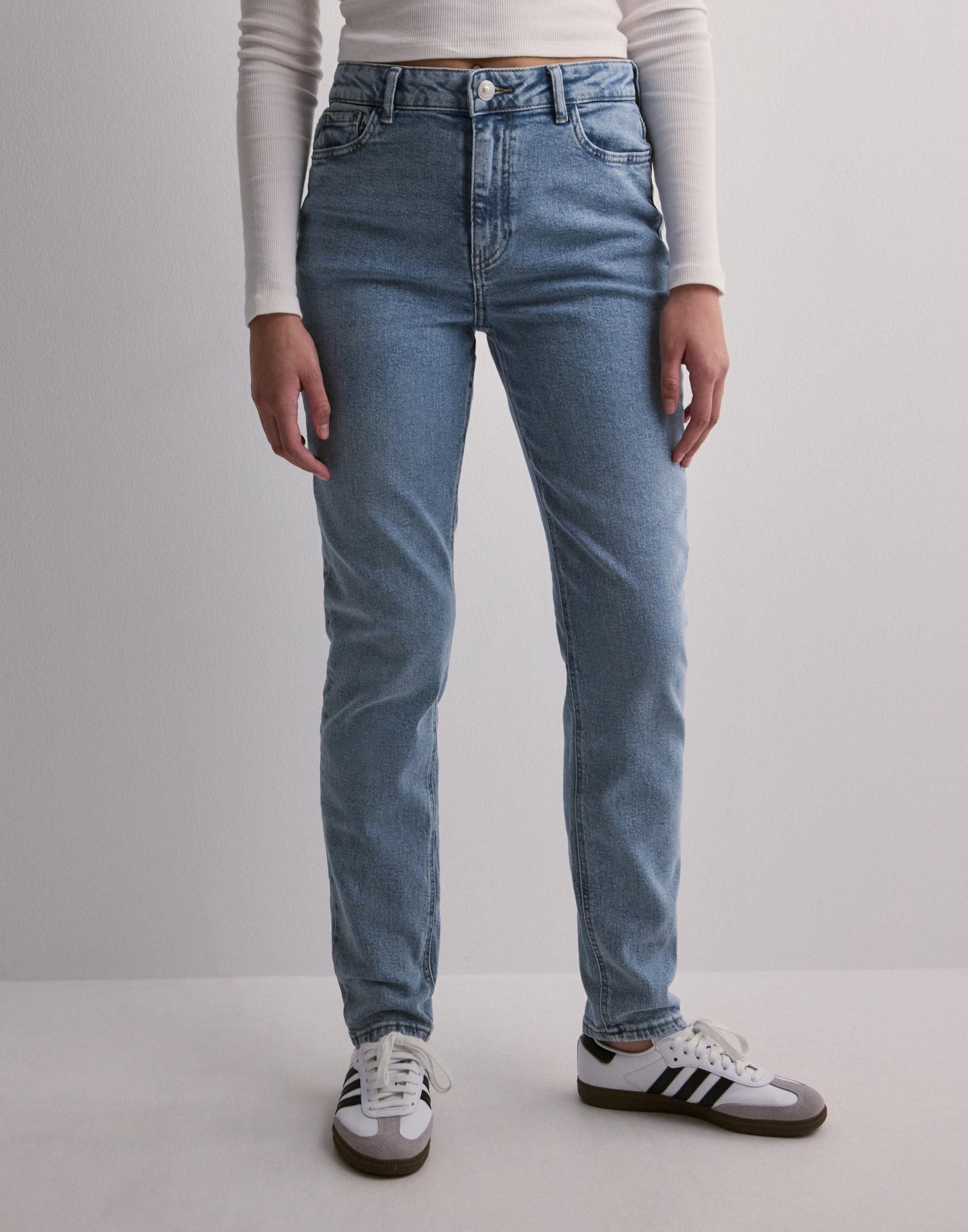 spodnie jeans z wysokim stanem