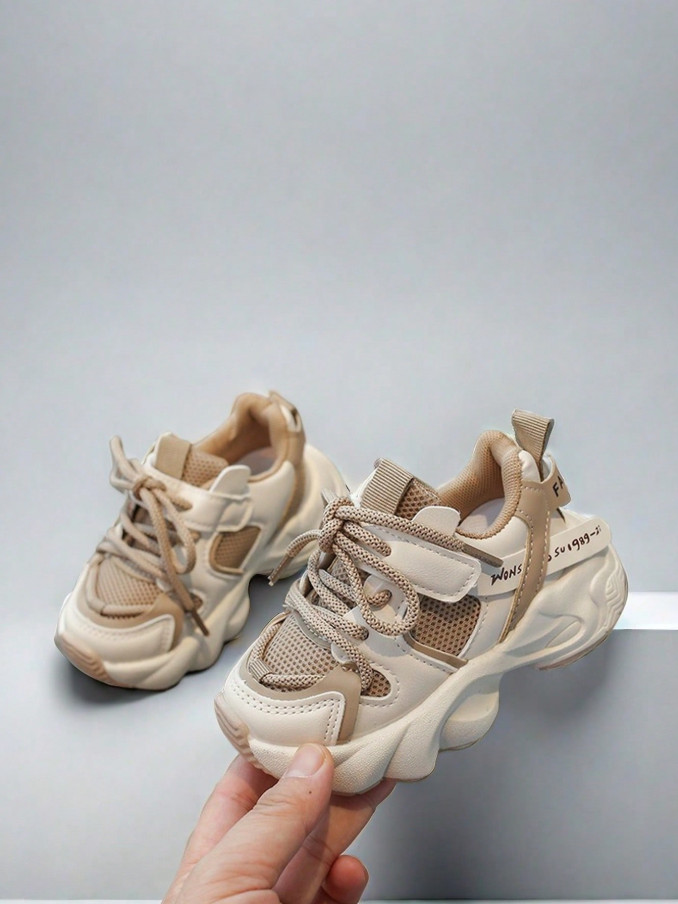 beżowe buty sznurowane 