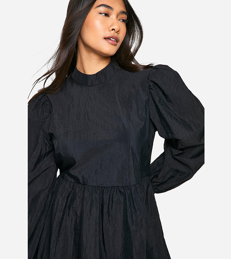 CZARNA MINI SUKIENKA