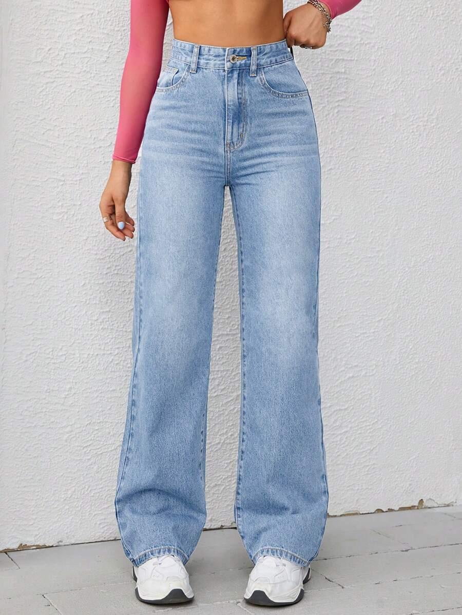 niebieskie spodnie jeansowe