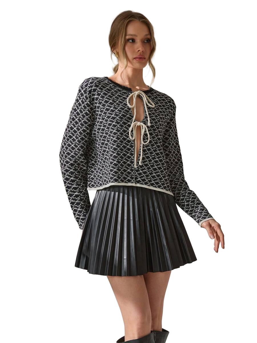 SWETER WIĄZANY Z WZOREM
