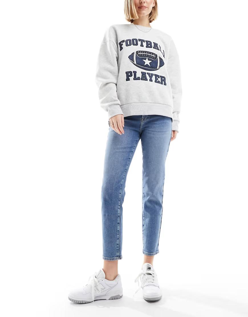 niebieskie spodnie jeans kieszenie