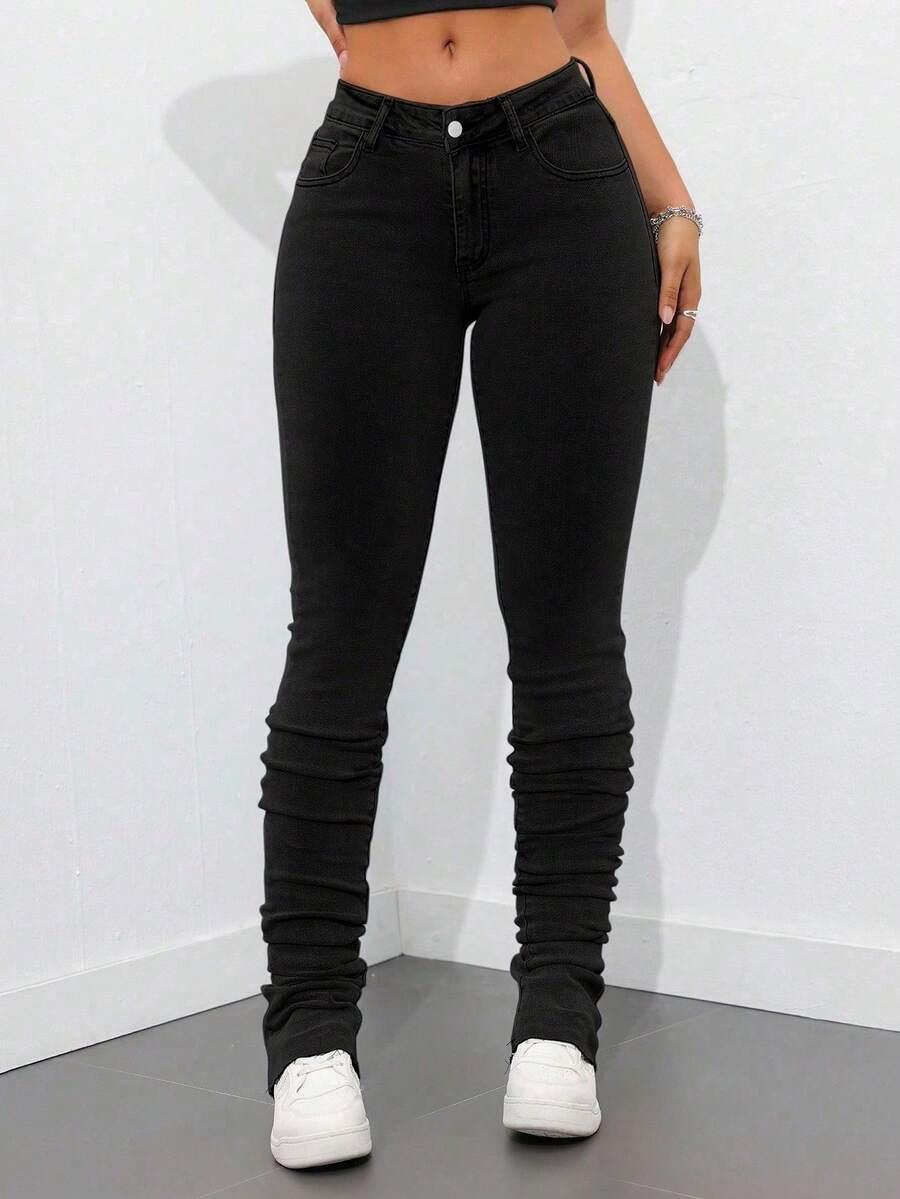 czarne spodnie jeans