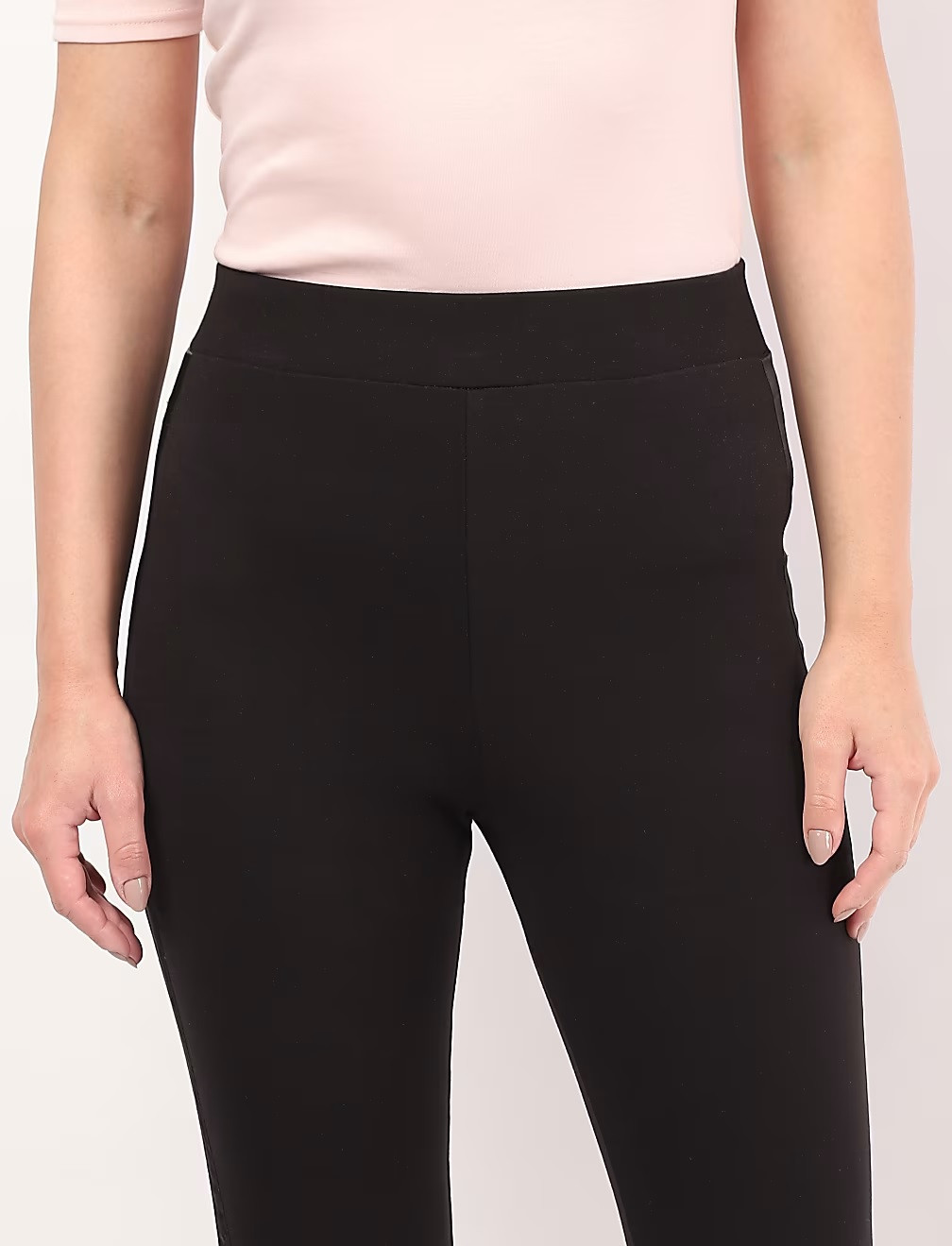czarne legginsy lampas T59-4969K-Y0