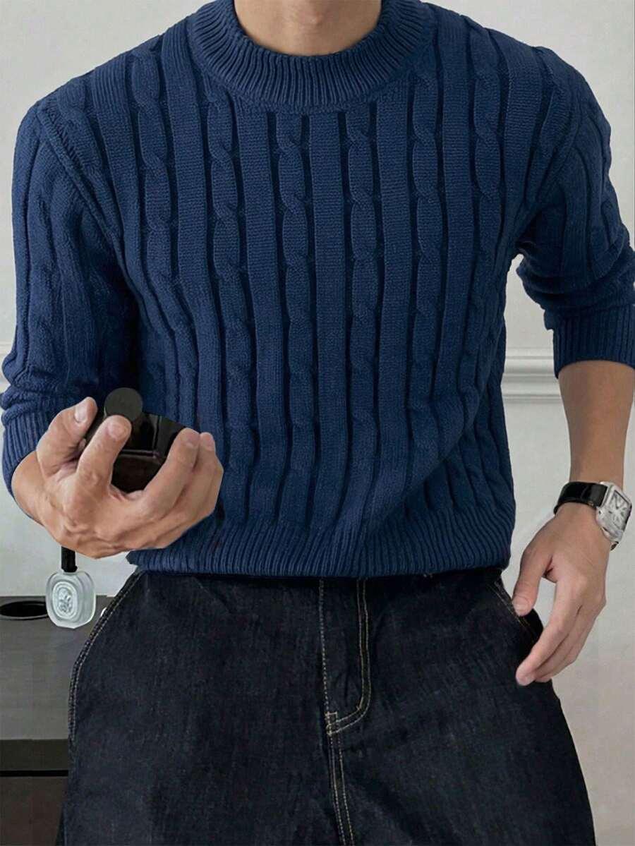 niebieski sweter okrągły dekolt 