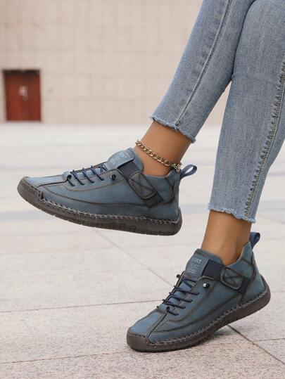 niebieskie buty sportowe 