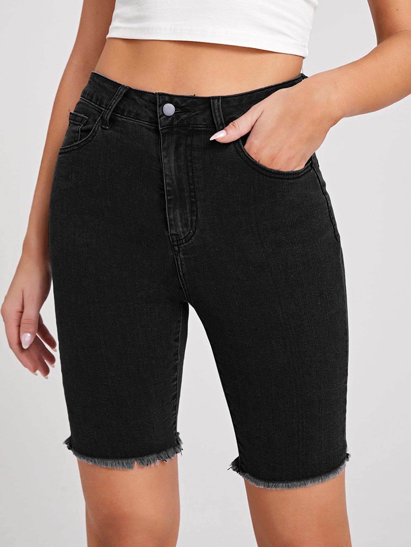 czarne krótkie spodenki jeans