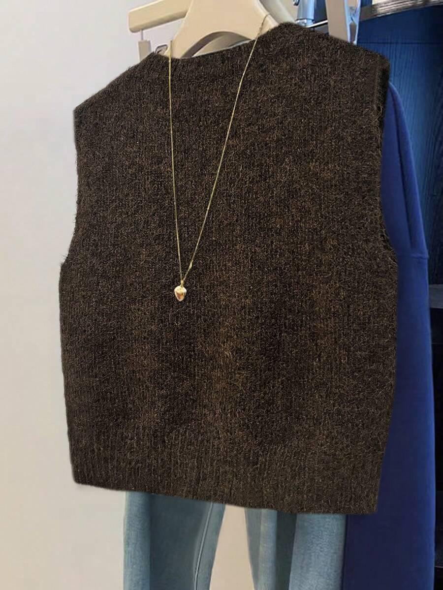 brązowy sweter bez rękawów