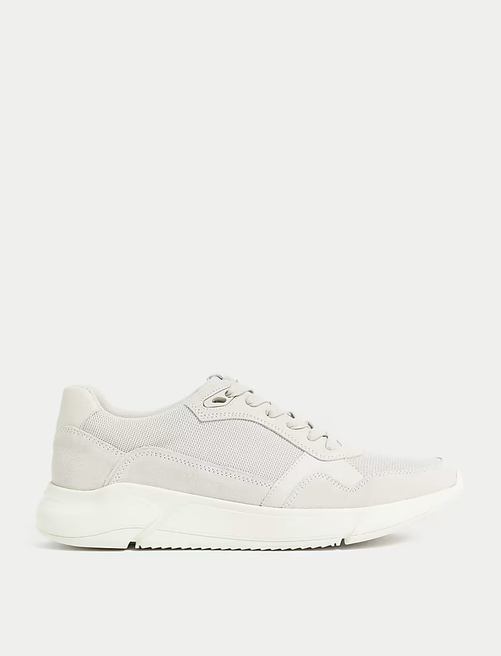 SZNUROWANE BUTY SPORTOWE