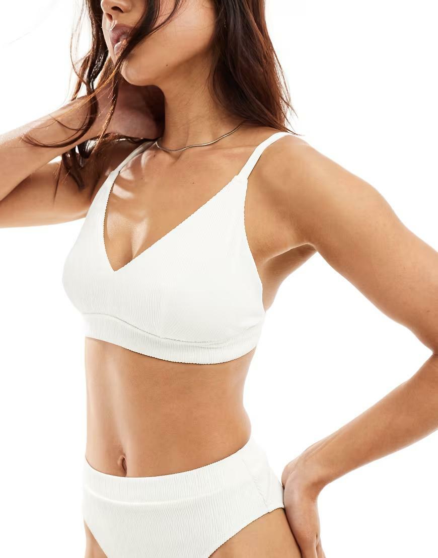 BIAŁA GÓRA OD BIKINI PRĄŻKI