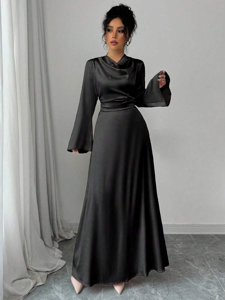 CZARNA SATYNOWA MAXI SUKIENKA