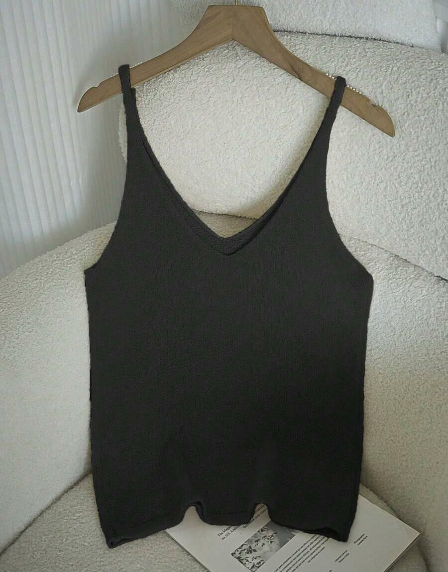 klasyczny dzianinowy czarny top v-neck