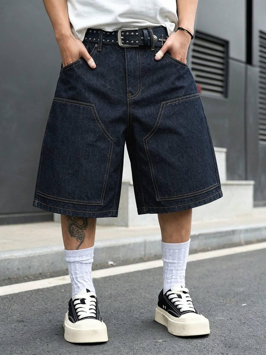 niebieskie spodenki jeans