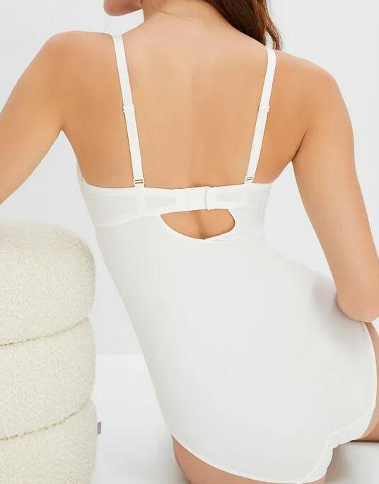 BODY Z KORONKĄ