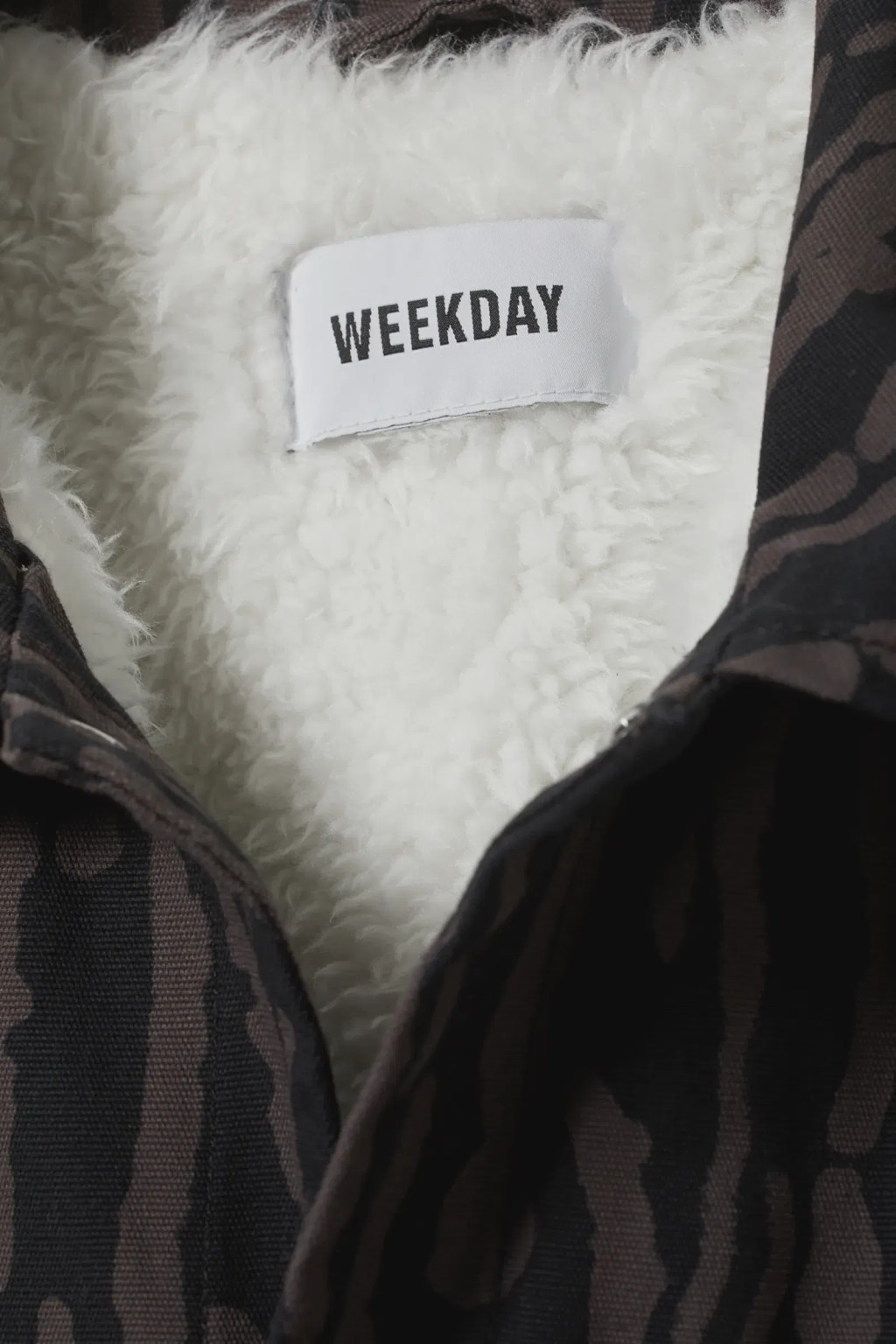 KURTKA Z KOŁNIERZYKIEM ANIMAL PRINT 