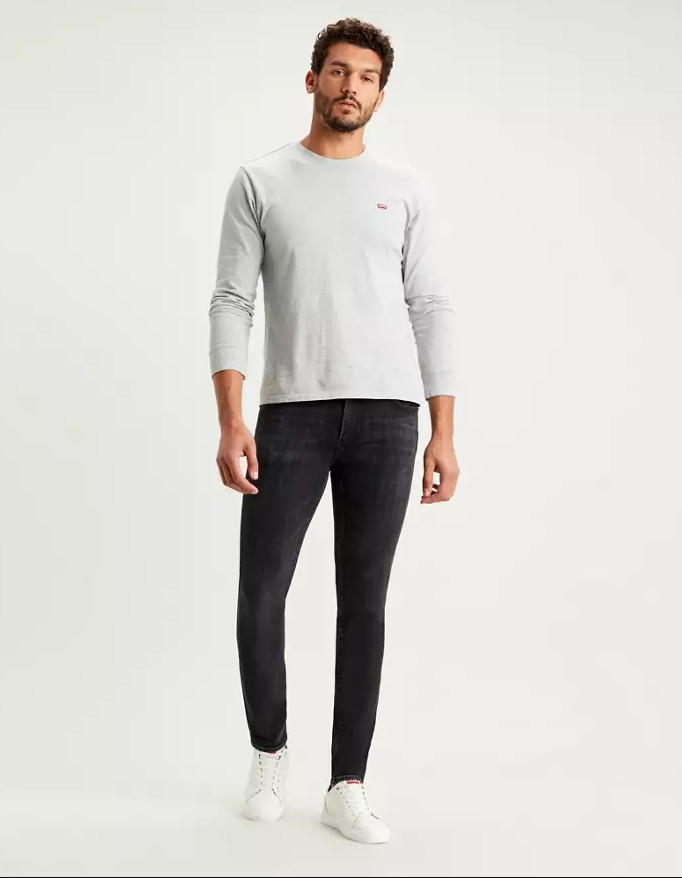 szare spodnie jeans