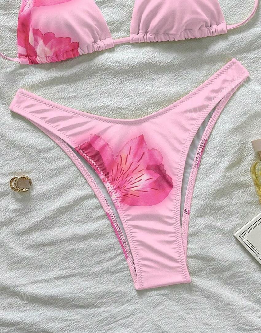różowy dół od bikini wzór kwiaty
