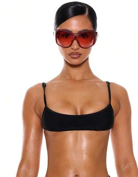 czarna góra od bikini