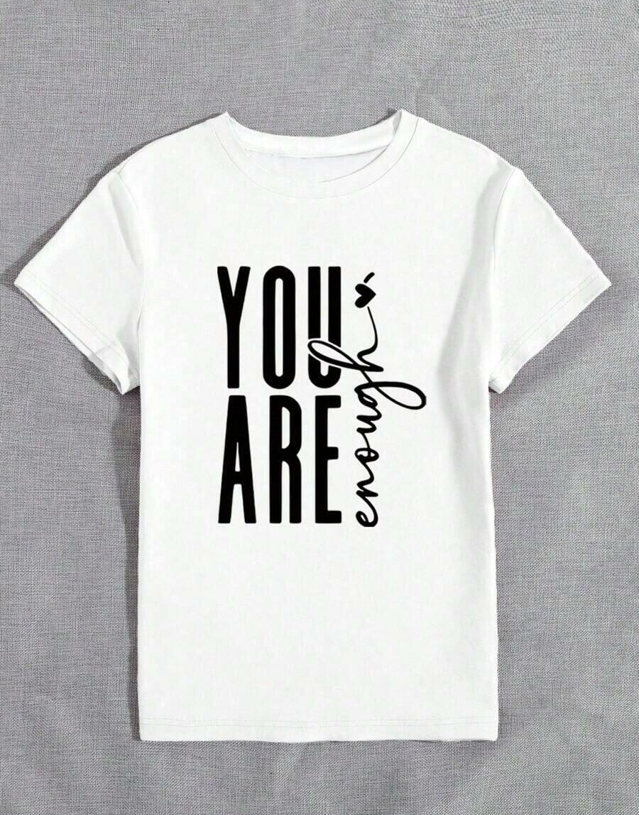 biały t-shirt napisy