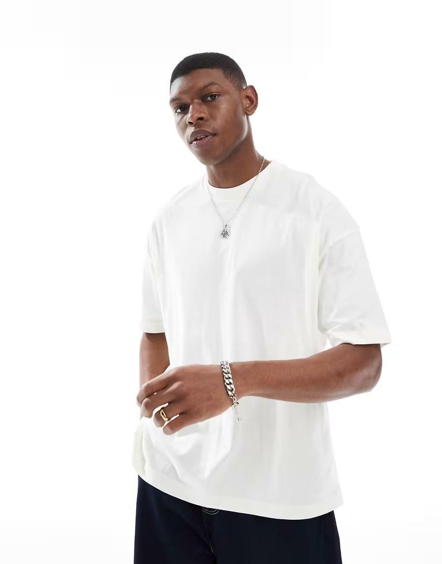 KREMOWY T-SHIRT OKRĄGŁY DEKOLT BASIC 
