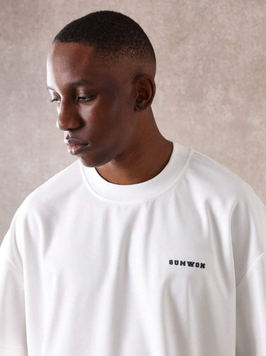 biały t-shirt napis