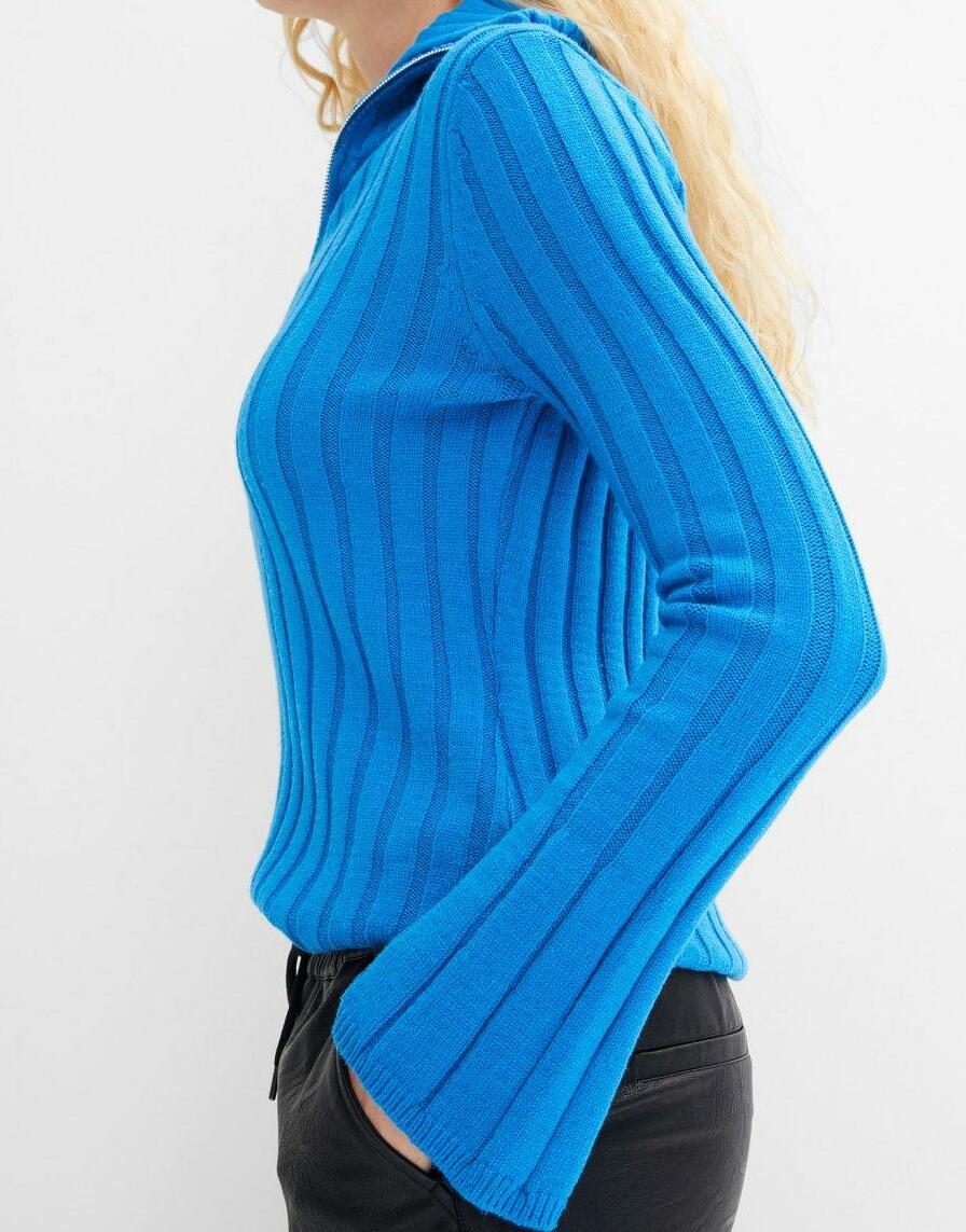 SWETER W PRĄŻKI